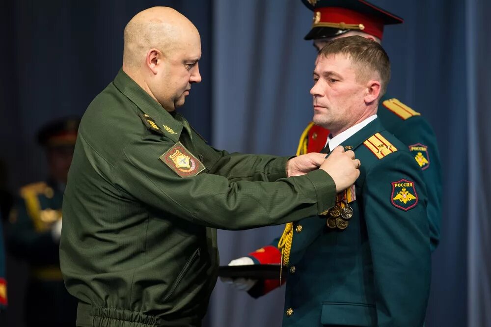 Где сегодня находится суровикин. Суровикин. сергей суровикин. генерал армии сергей суровикин. суровикин генерал 2004.