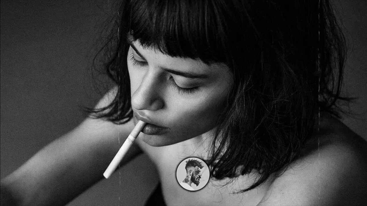 Carla Morrison [2020]. Emma Péters, Carla Morrison. Marie Plassard с сигаретой.