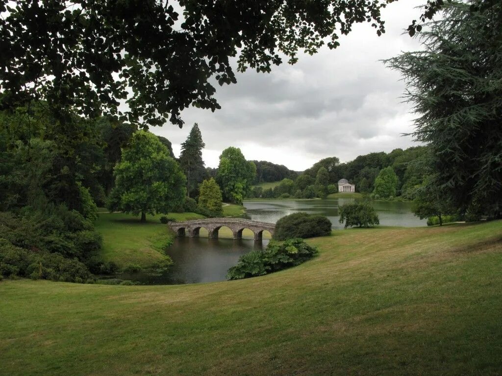 Uk parks. Элфорд парк Англия. Парк Англия оавочка. Хаквуд парк Англия. Clearshore парк в Англии.