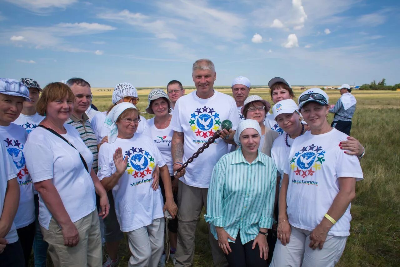 Ломаев владимир федорович миротворец. Ломаев аркаим. Миротворец ломаев. Ломаев владимир федорович миротворец екатеринбург. Ломаев владимир федорович.