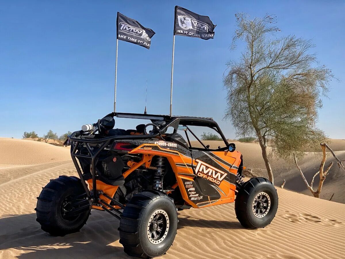 Спаслись на багги от дрона. Багги maverick x3. can am maverick x3. багги can am maverick x3. brp maverick x3 rc.