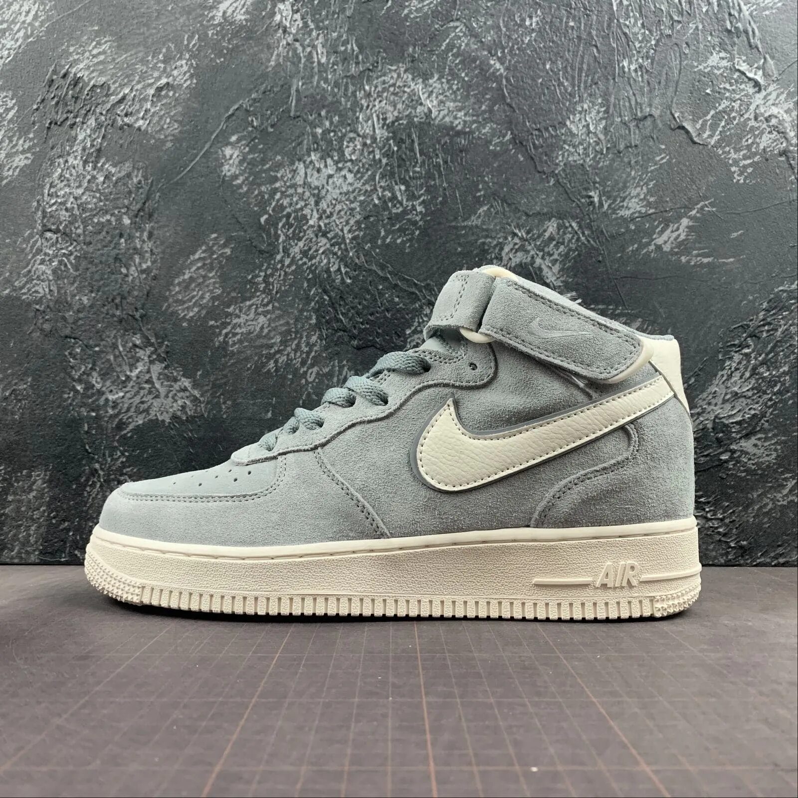 Хай серой. Nike Air Force 1 High Grey. Nike Air Force 1 High серые. Nike Air Force 1 Grey. Nike Air Force 1 Shell Grey.