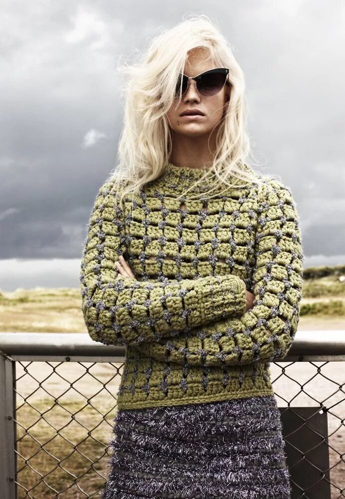 Вязаные свитера креативные. Оригинальные вязаные вещи. Вязание креативных моделей. Вязание креативных моделей. Оригинальные вязаные вещи для женщин.