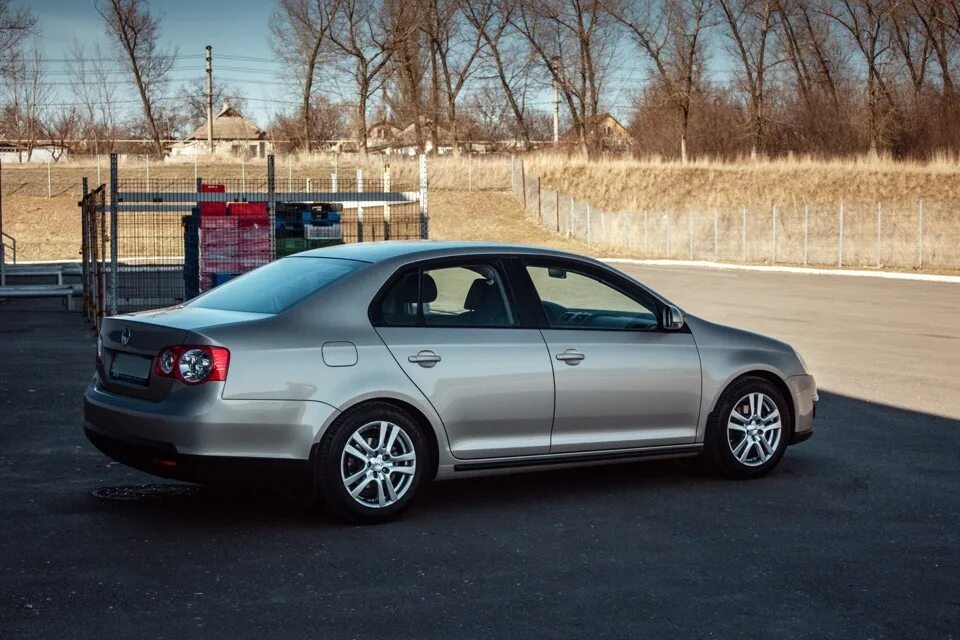 Volkswagen jetta 2008 года. Фольксваген Джетта 5 2008. Фольксваген Джетта 5 поколения. VW Jetta 2008 1.6. Джетта Фольксваген Джетта 2008.