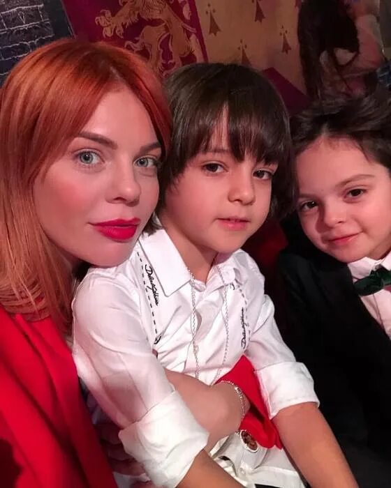 сын анастасии стоцкой и киркорова. дети стоцкой похожи. дети стоцкой похожи. стоцкая с сыном 2022. сергей абгарян муж анастасии стоцкой.