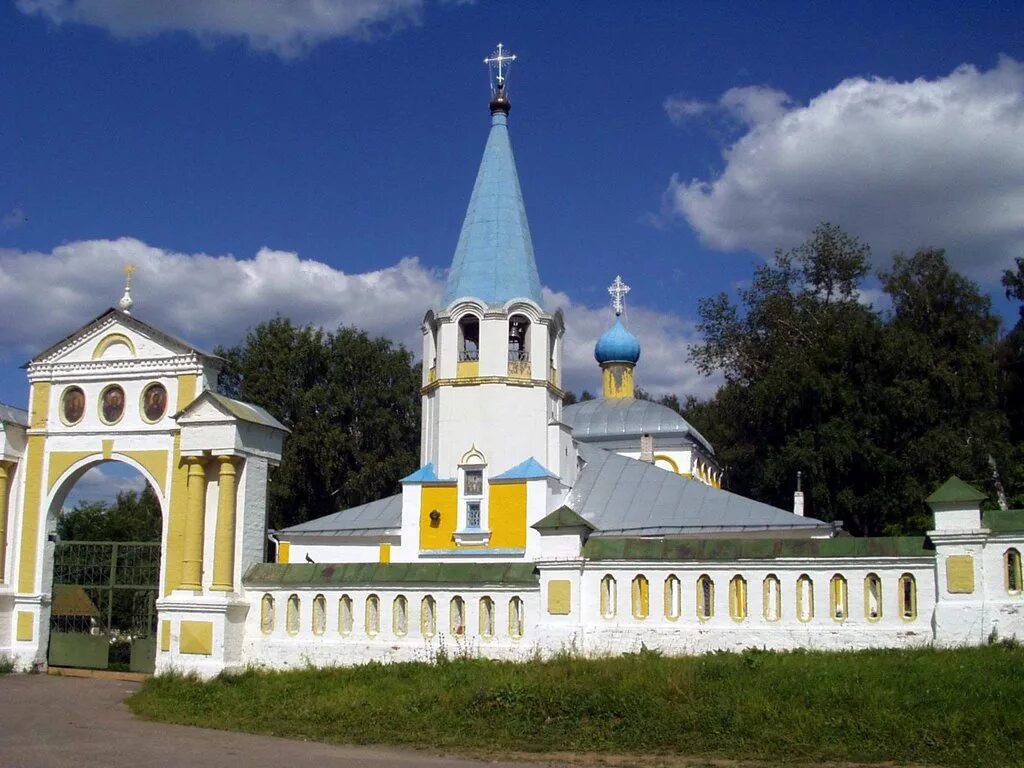 Вк советск кировской. Покровская Церковь Советск. Храмы Советска Кировской области. Покровская Церковь г Советск Кировская обл. Церкви города Советска Кировской области.