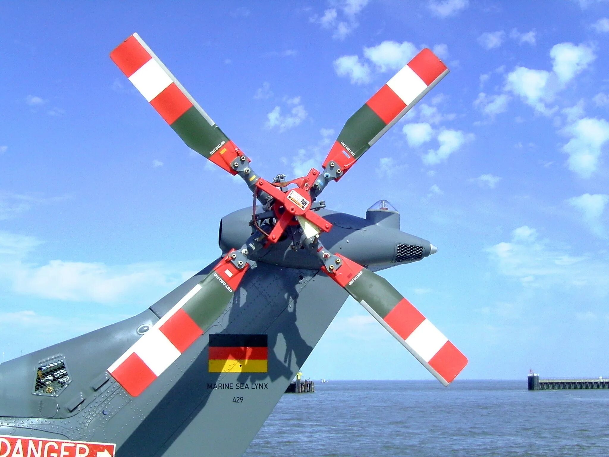 File tail. Helicopter tail rotor. mk88a super sea lynx.