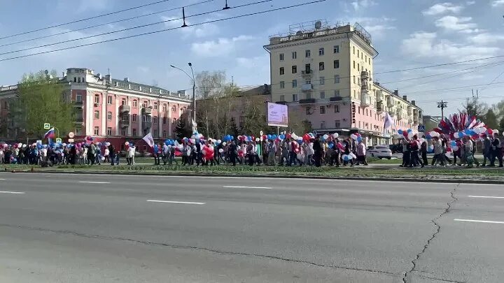 1 мая барнаул. Майский парад. Шествие трудовых коллективов на день города Чита 2022. Краевой митинг.