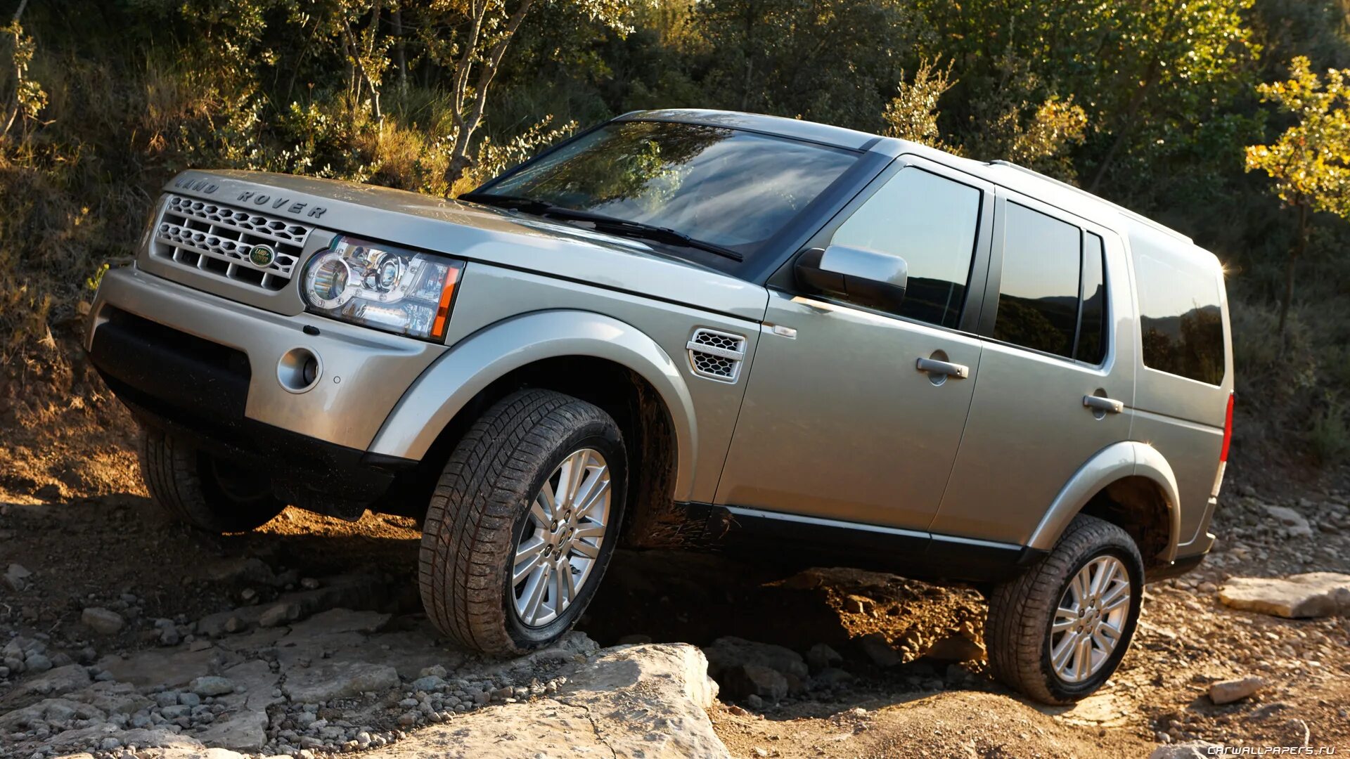 Дискавери комплектации. Land Rover Discovery 2010. Ленд Ровер Дискавери 4 2009. Ленд Ровер Дискавери 3 2010. Ленд Ровер Дискавери 2012.