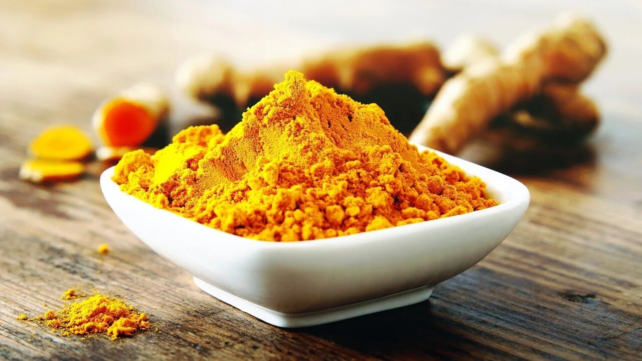 Куркума для здоровья после 60 лет женщин. Куркума Шри Шри Turmeric. Куркума Мисафир. Куркума Bioset, 70 г. Куркума мелена Кamis 20г.