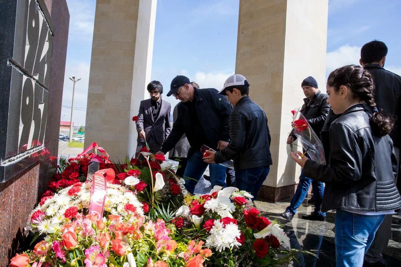 День возрождения карачаевского народа. Возвращение карачаевского народа 3 мая. Возрождение карачаевского народа. 3 Мая день Возрождения карачаевского народа. Депортация Карачаево-Черкесии.