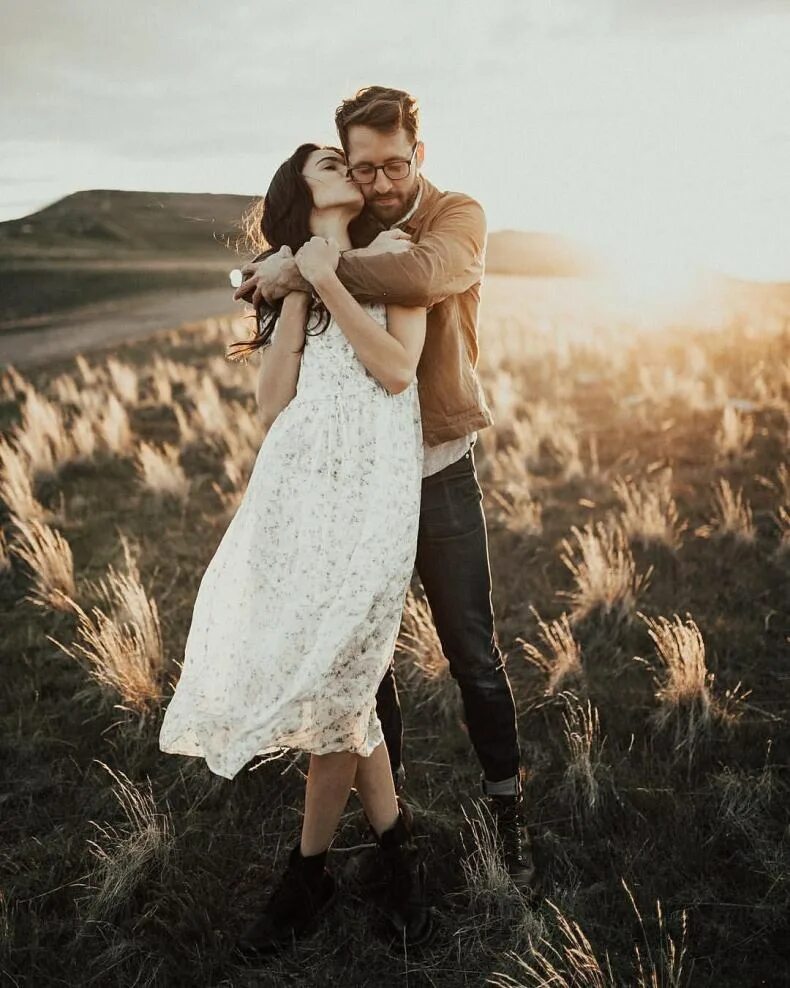 Love story сайт. Идеи для фотосессии. Фотосессия пары. Парная фотосессия. Идеи фотосессии для пары.