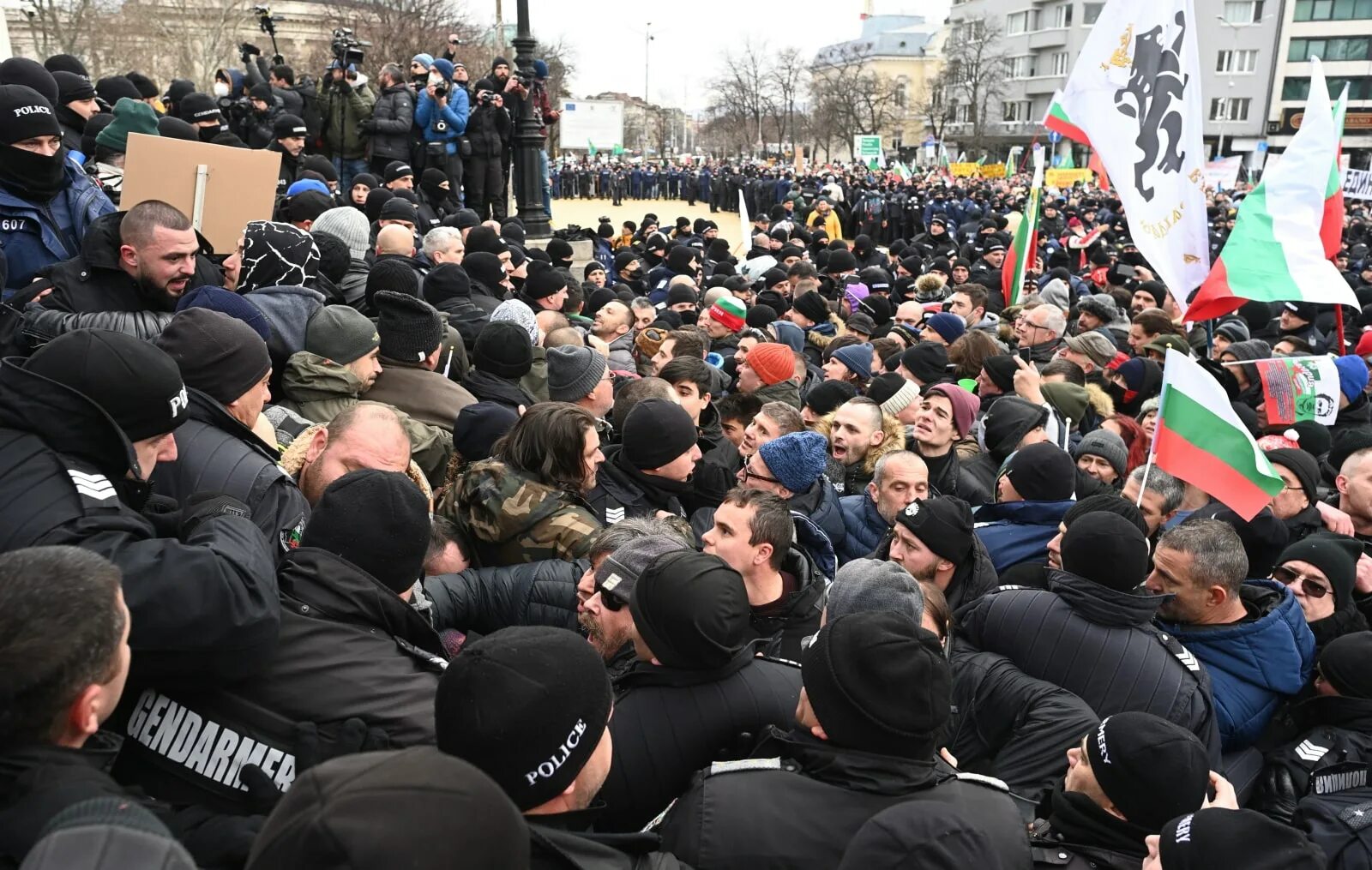 Начало протестов. Начало протестов. Акции протеста. Митинг в ереване. Забастовка в великобритании 2022.