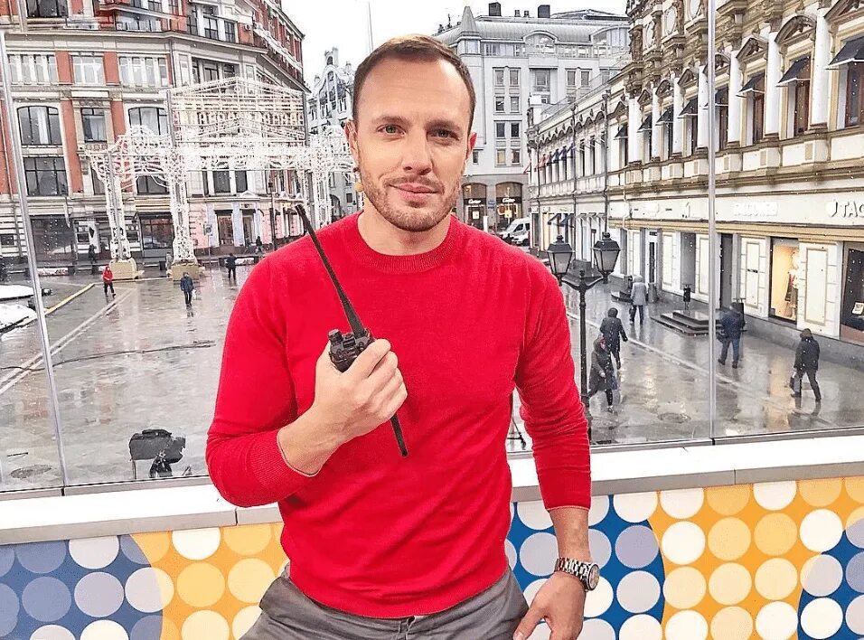 Ведущий утро. Ведущий 1 канала тимур соловьев. Тимур соловьев первый канал. Ведущий первого канала тимур соловьев. Соловьёв доброе утро тимур ведущий.