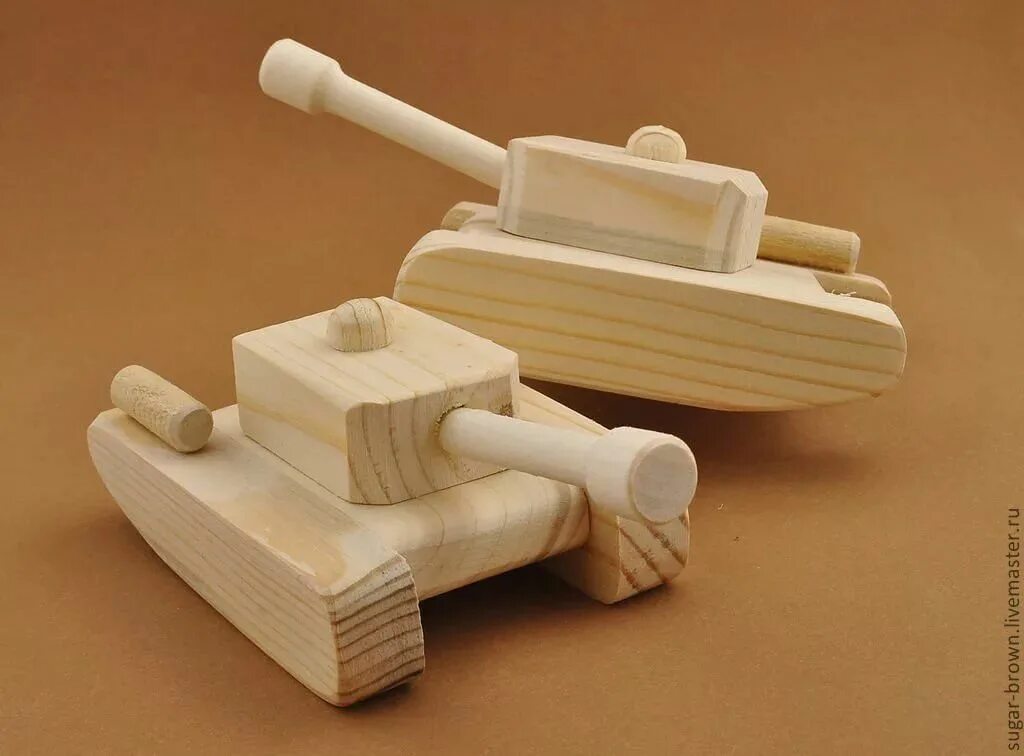 Проект по технологии из дерева 7 класс. Танк из дерева. Модель танка из дерева. Поделка танк из дерева. Мелкие изделия из дерева.