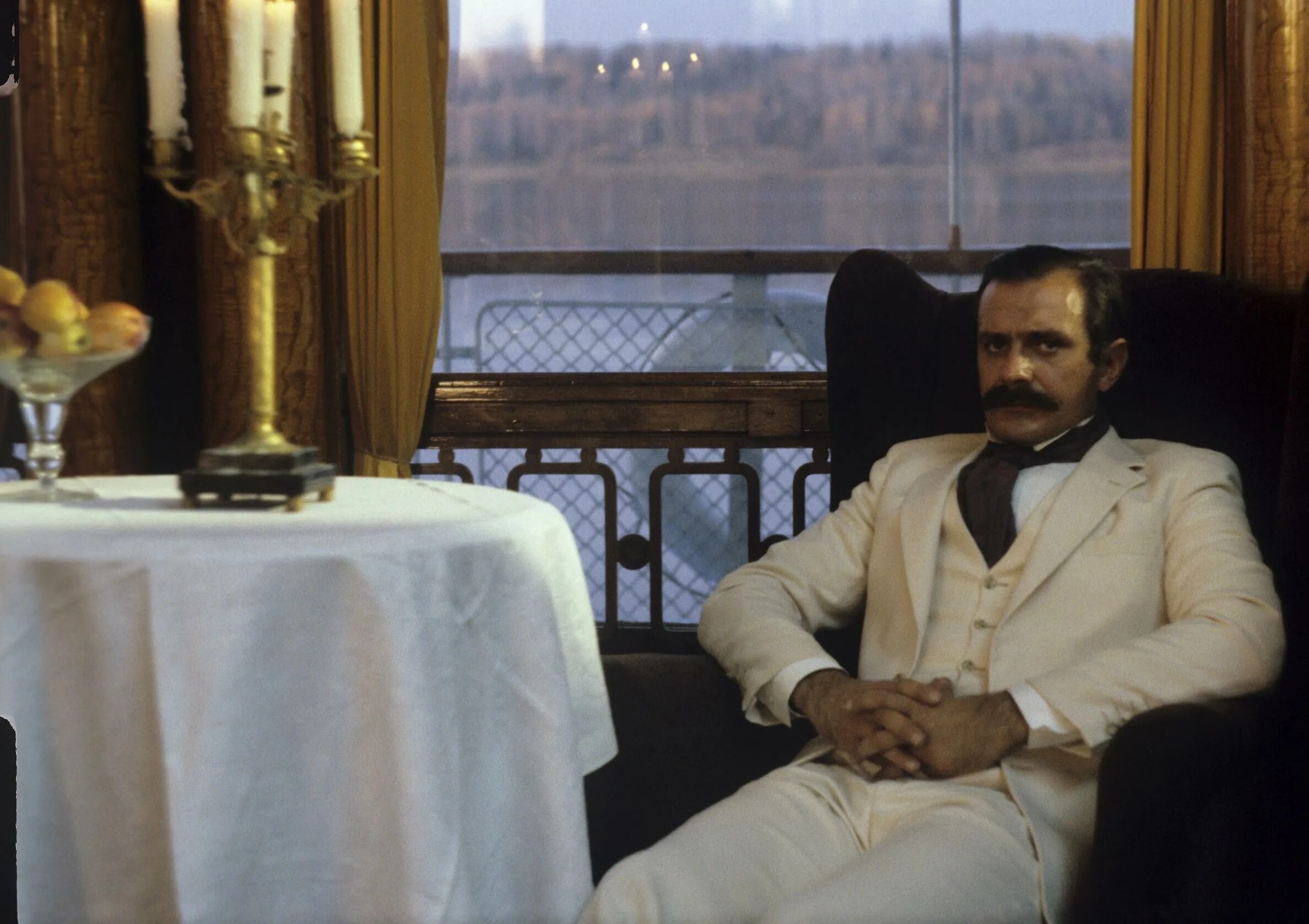 Лариса гузеева бесприданница. Никита михалков жестокий романс. Никита михалков паратов жестокий романс. Жестокий романс фильм 1984. Жестокий романс афиша.