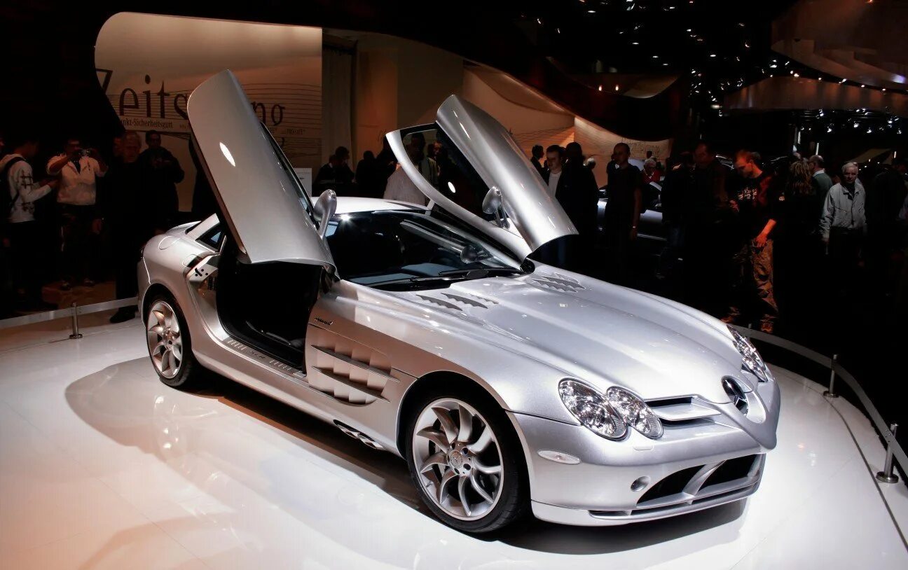 Дорогой мерс. Mercedes-Benz SLR MCLAREN 2003. Мерседес SLR MCLAREN 2019. Mercedes MCLAREN SLR 2010. Mercedes SLR MCLAREN самый дорогой.