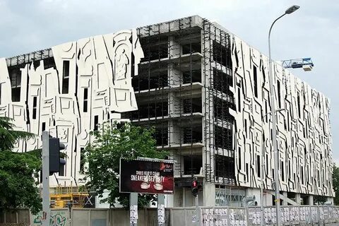 Здание с 3 фасадами