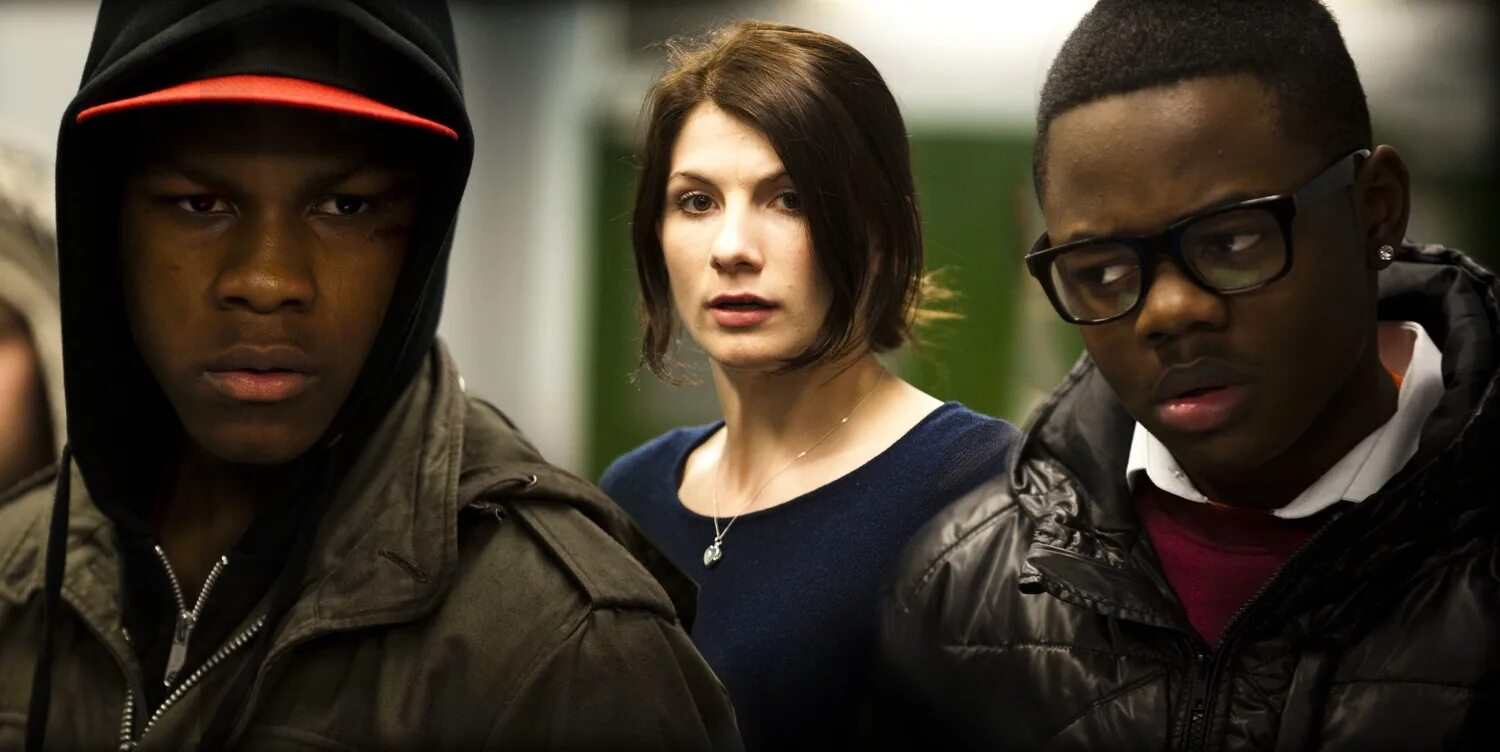 The block. Чужие на районе фильм 2011. чужие на районе джон бойега. фильм чужой район. attack the block.
