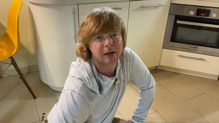 "Давай, возвращай!": Рыжий из "Иванушек" хочет забрать у бывшей жены младшего сы