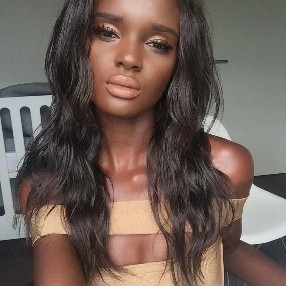 Домашнее темнокожих. Duckie thot модель. Даки Тодд. Дейзи Купер темнокожая.