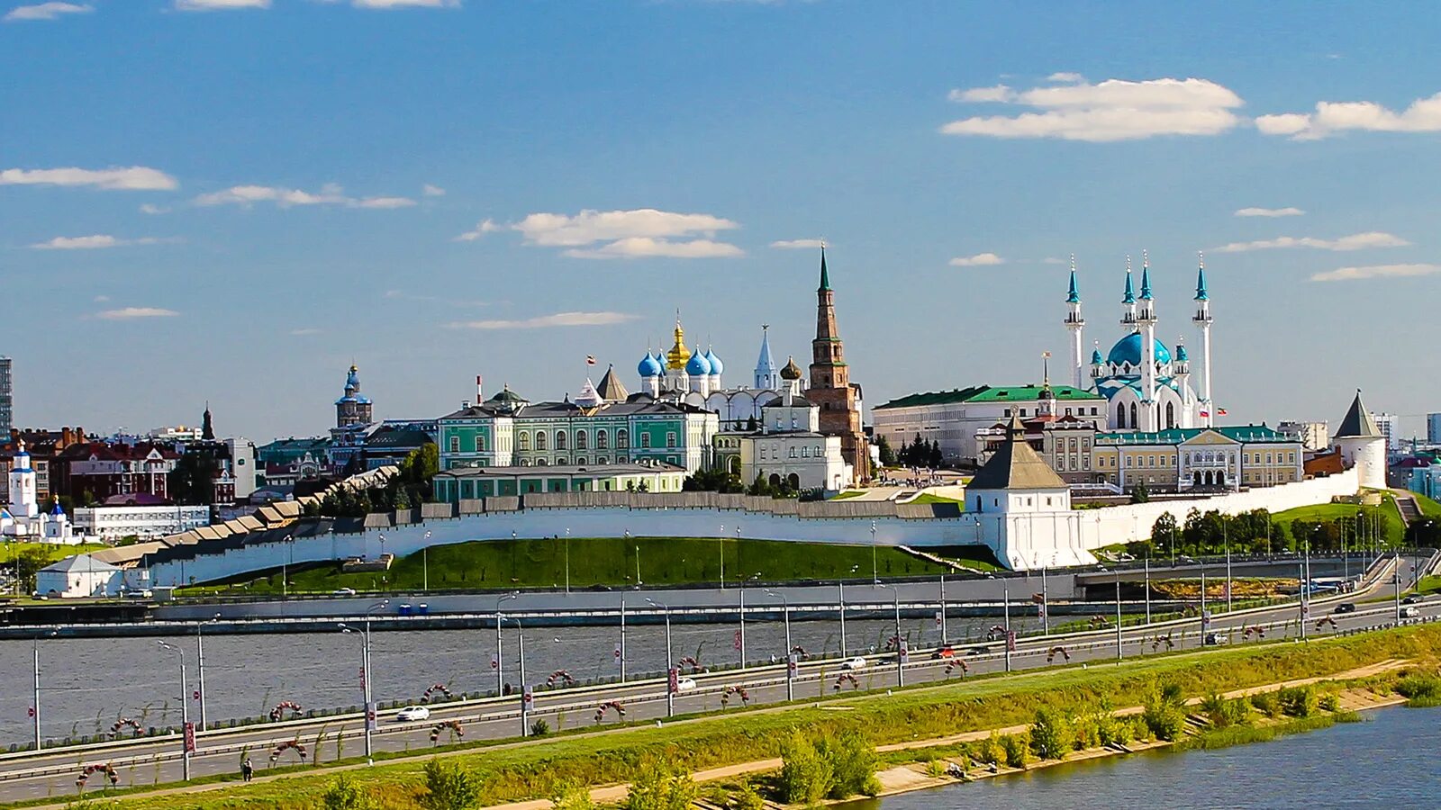 Казань в р ф. Казанский кремль казань. татарстан кремль. казань вид на кремль. россия, г. казань, кремль д.1.