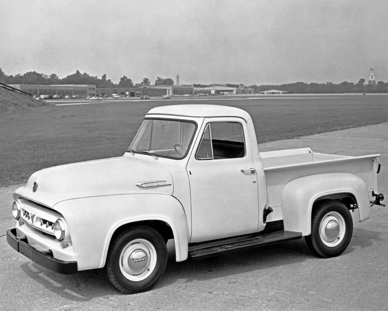 Старый пикапер. Ford f100 1953. Ford f100 pick up. Форд ф 100. Ford f Series 1953.