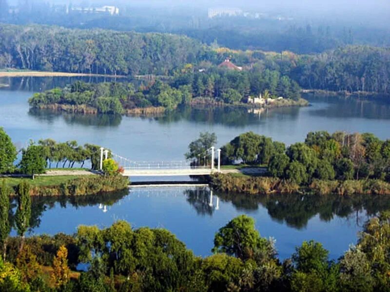 Парки кишинева. Ла извор Кишинев. Парк la izvor. Парк ля извор Кишинев. Скулянка парк Кишинев.