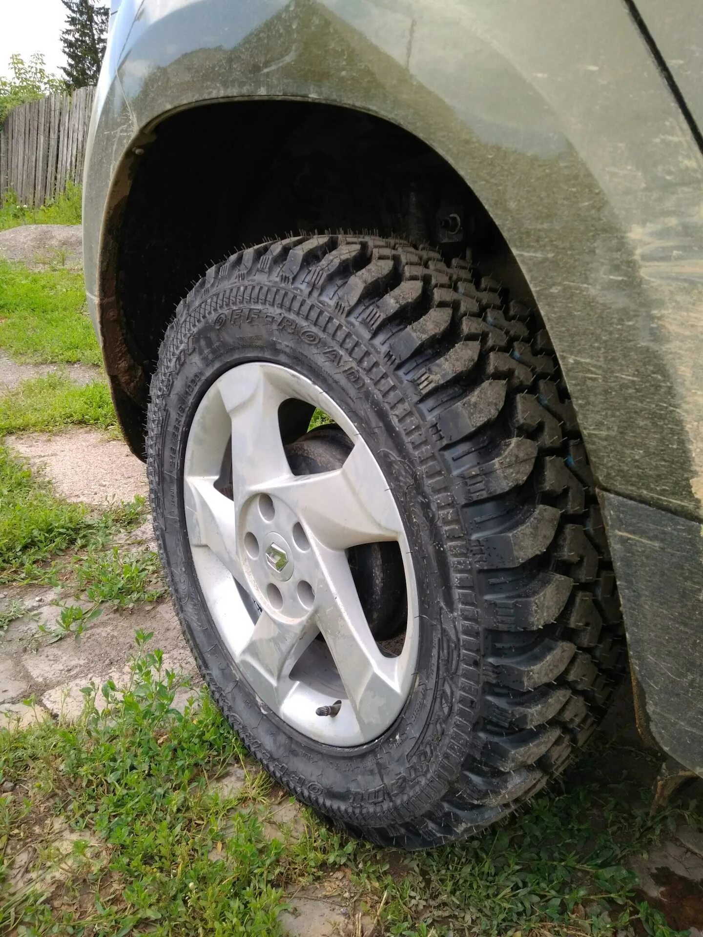 Колеса Рено Дастер at 225/70 r16. Шины для Рено Дастер 215/65 16. 215/70 R16 на Рено Дастер. Резина АТ 215/65 r16. Резина дастер размер r16