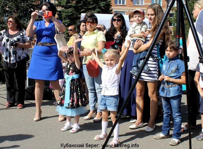 Население брюховецкой. Село свободное Брюховецкого района. Станица Брюховецкая население. Кубанский берег Брюховецкая.