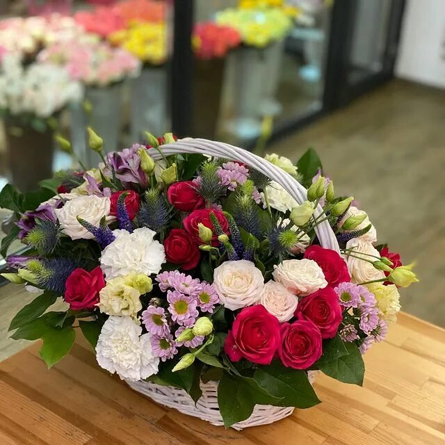 Royal flowers мурманск. Роял Флауэрс. Роял Флауэрс Буркова. Цветы Мурманск Самойловой.