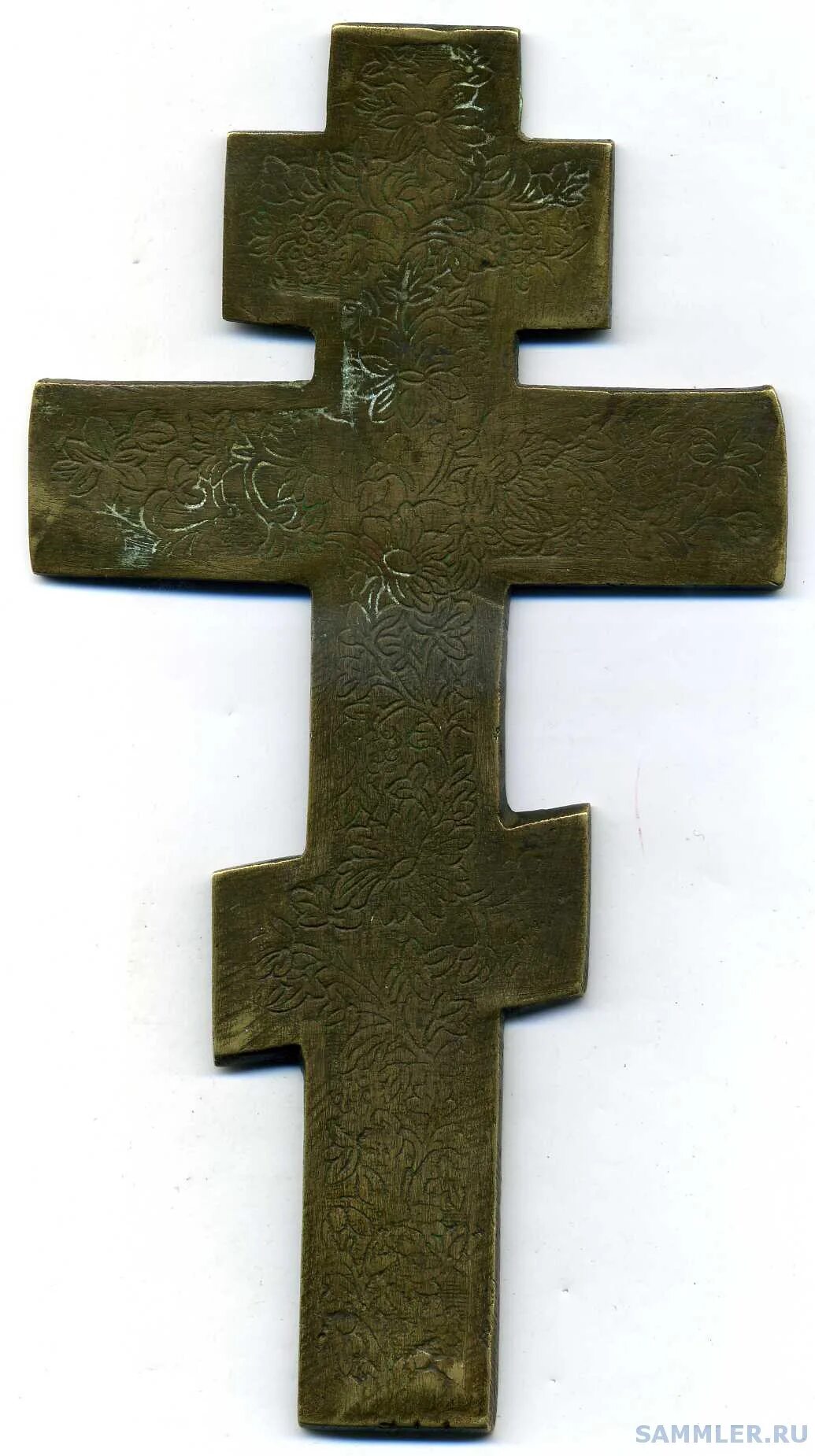 Задний крест. Старинный крест с иероглифами. Католический нательный крест 19 века. Старинный бронзовый крест. Крест российской империи.