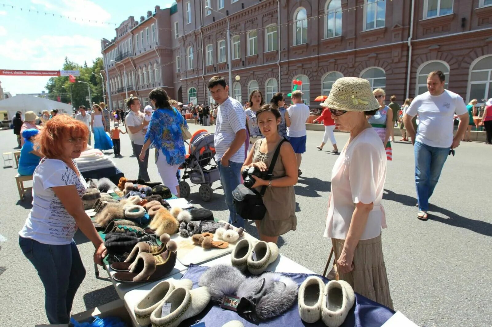 Где рынок в уфе. Пушкина 35 Уфа блошиный рынок. Блошиный рынок Уфа 2022. Блошиный рынок в Уфе в Сипайлово. Блошиный рынок Казань Тинчурина.