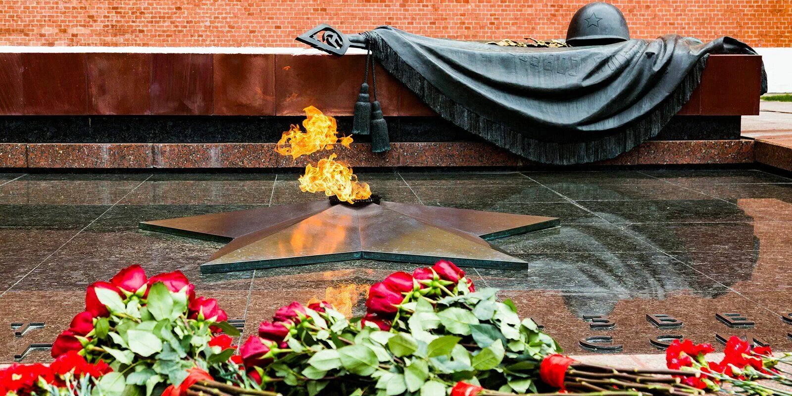 Могила неизвестного солдата Москва. Вечный огонь неизвестному солдату. День Победы вечный огонь. 9 мая день победы вечный огонь