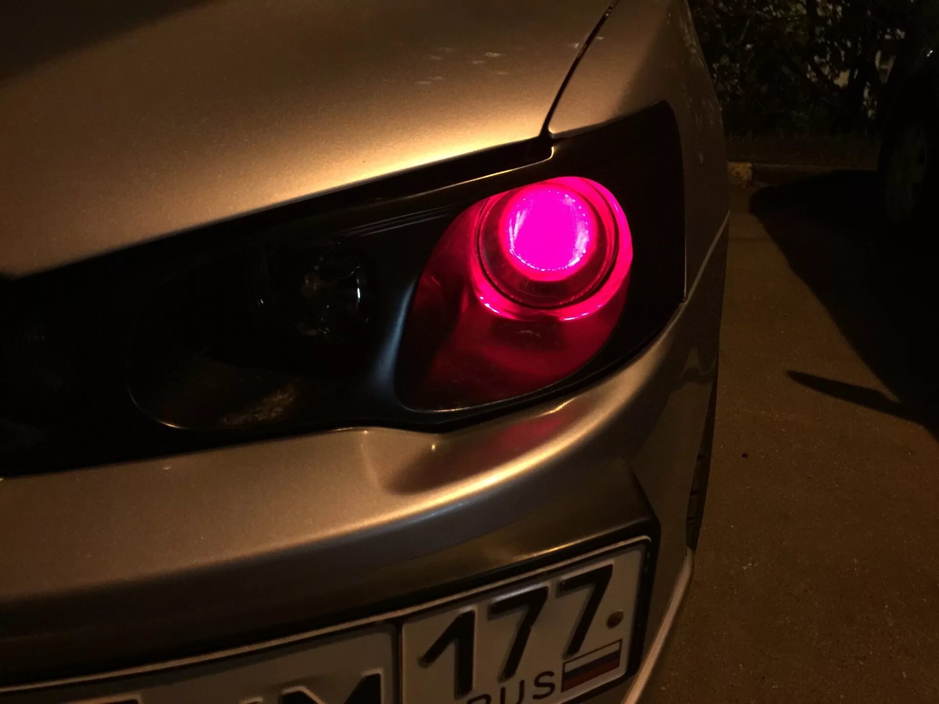 Дьявольские глазки мазда 3 бк. Zodvik. Devil eyes 2. Линза с подсветкой. Солярис 2 ангельские глазки.