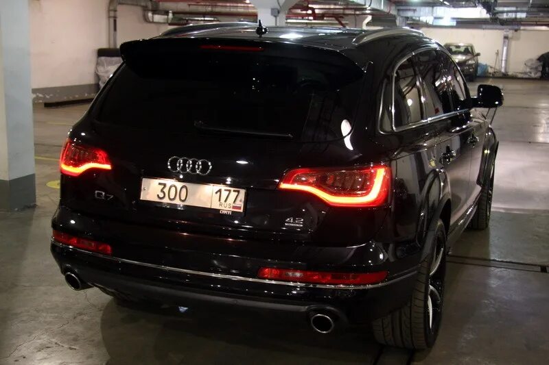 Ауди q7 защита бампера. Audi q7. Задний бампер ауди q7 2017. Фонари black line audi q7 4m. Q7 задний.