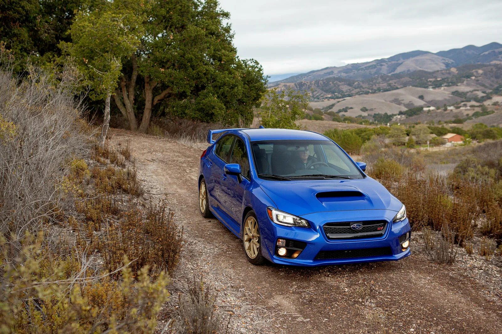 Новые субару фото. Субару xv wrx. субару 19 wrx. wrx sti 2.5t. машина субару 2017.