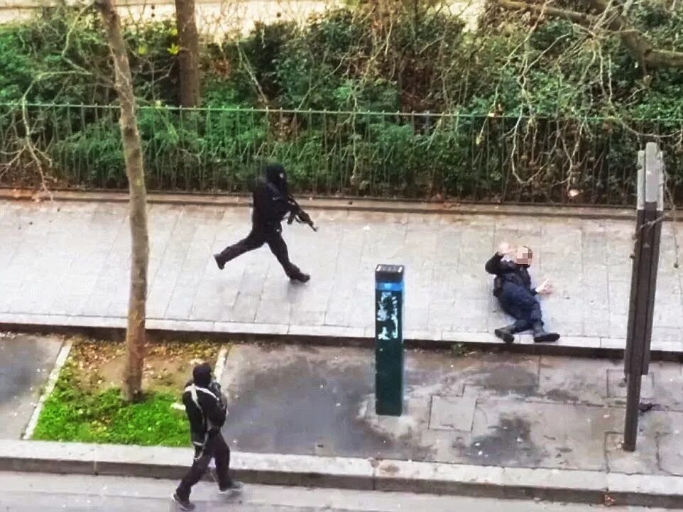Charlie Hebdo теракт во Франции.