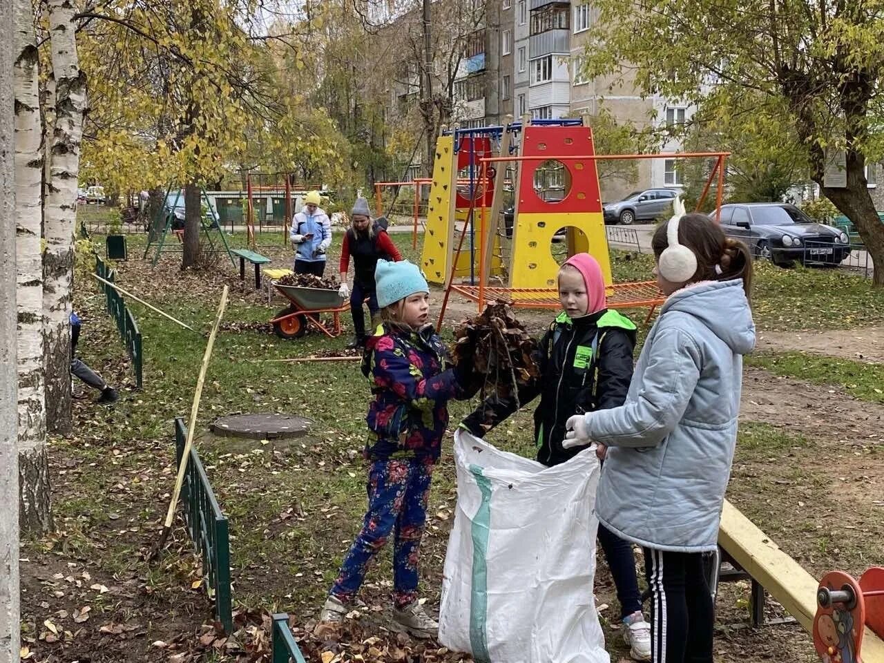 Погода в ново талицах. Уборка придомовой территории фото. Новоталицы Ивановская область. Ново-Талицы.