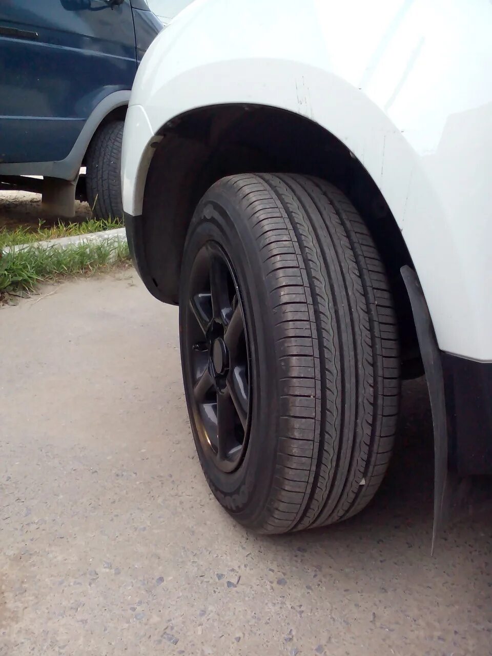 Новосибирск купить шины 225 70 16. 215/70 R16 на Рено Дастер. Дастер на 225/65r17. Duster 225/65/16. 225/65 R16 на Дастер.