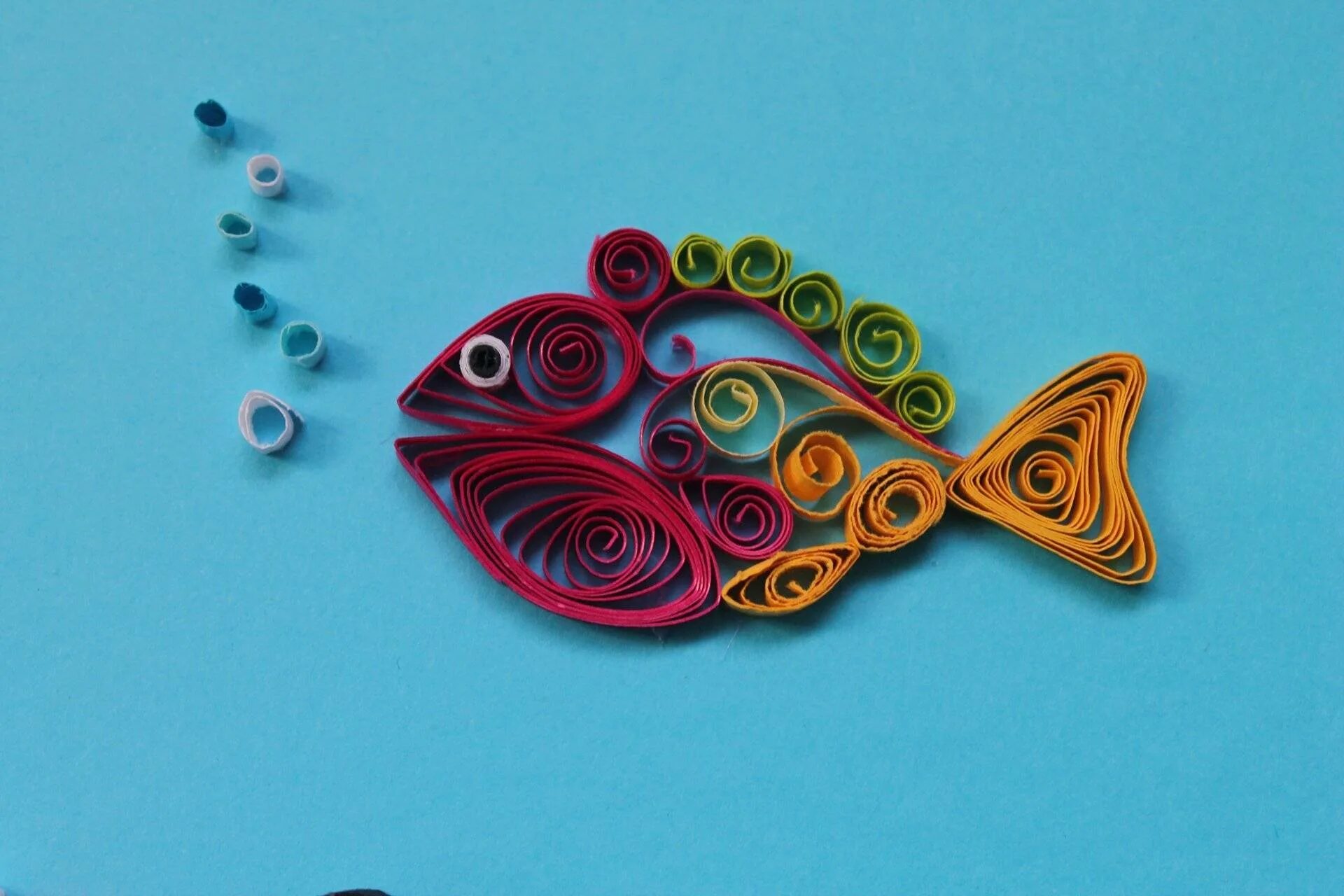 Поделки из квиллинга. Квиллинг для начинающих. Квиллинг композиции. Квиллинг композиции. Квиллинг цветы.