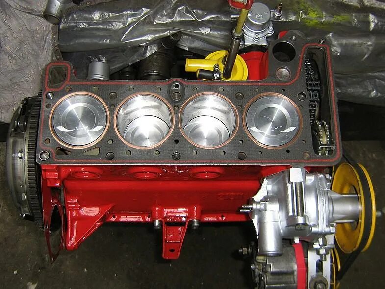 Доработка двигателя. Блок двигателя ВАЗ 2107 карбюратор. Форсированные двигателя ВАЗ 2107. Форсирование двигателя ВАЗ 2107. Красный блок на ВАЗ 2107.