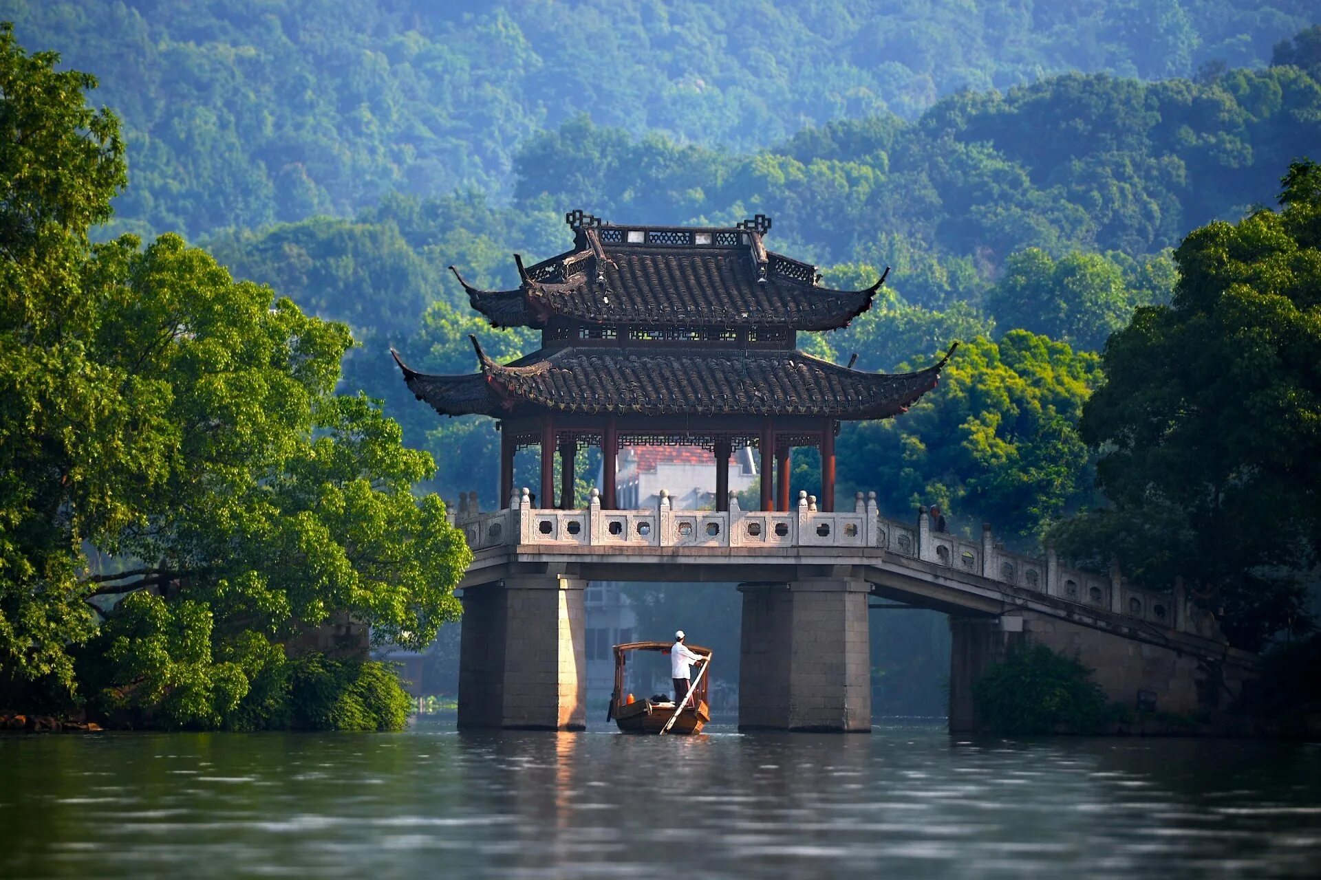 Императорский дворец Шанхай. Тунлу Китай. Лоян Китай. Китай Падога мост.