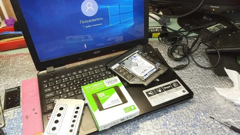 Acer aspire видит ssd. Ssd для ноутбука асер aspire. ssd для ноутбука acer aspire 1410. ноутбук acer aspire e5-521g-8022. ssd 1521 гб на ноутбуке acer.