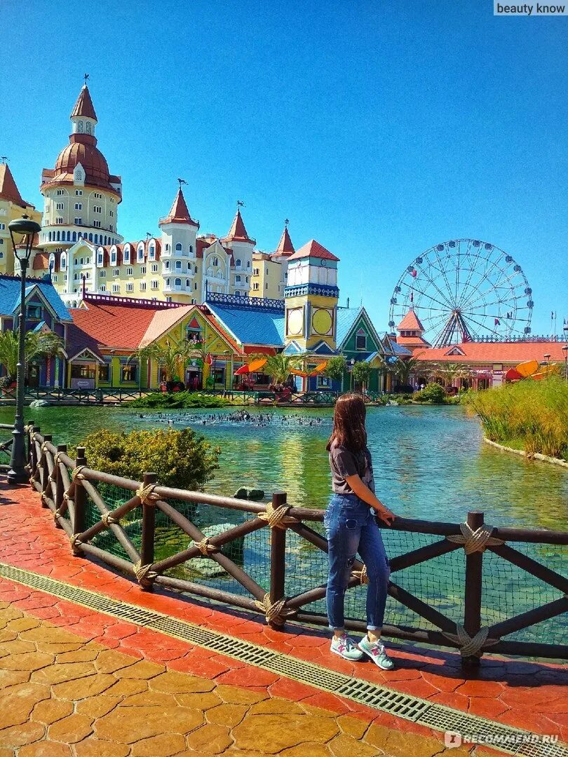 Пойдем в сочи. Сочи и адлер. Сочи парк диснейленд. Сочи парк отель аттракционы. Концерт на пляже.