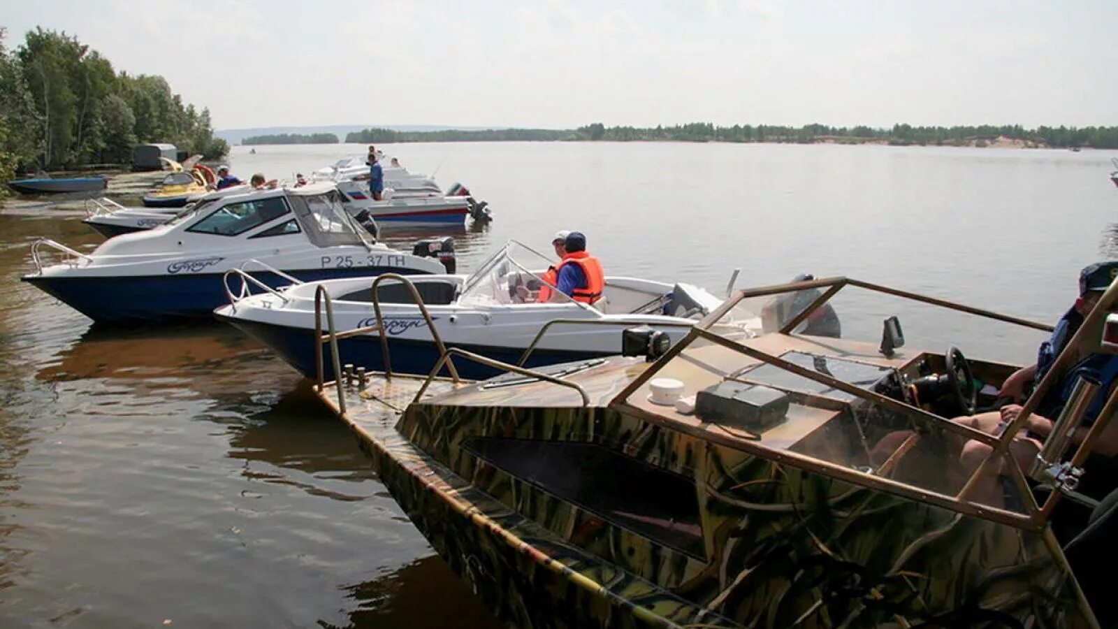 Маломерные суда нижегородская область. Маломерные суда. Навигация маломерных судов. Маломерное судно на реке. Маломерные моторные суда.