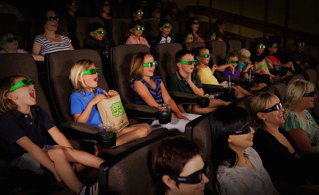 Кинотеатр 3 минут. Кинотеатр 3д очки Кунгур. Дети в кинотеатре. 3d дети в кинотеатрах. 3д очки для кинотеатра.