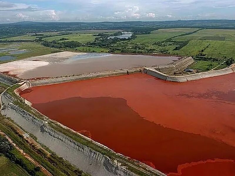 Что такое шлам. Шламохранилище каменск-уральский. шламовые поля каменск-уральский. шламохранилище и хвостохранилище что это. прорыв шламохранилища в венгрии.