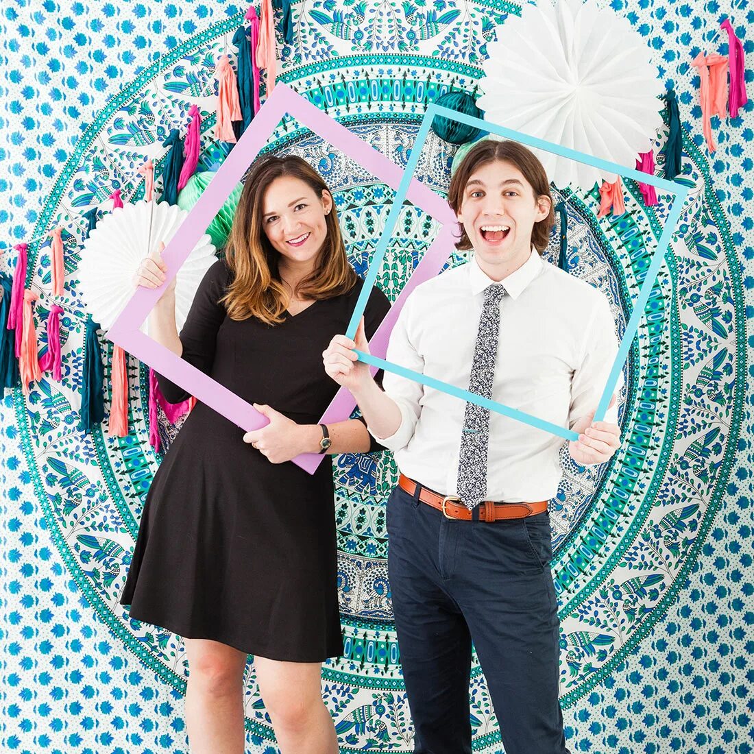 Фотозона на выпускной. Фотозона на выпускной 11 класс. Фотозона выпускник школы. Баннер на выпускной вечер. Фотозона на выпускной 11 класс.