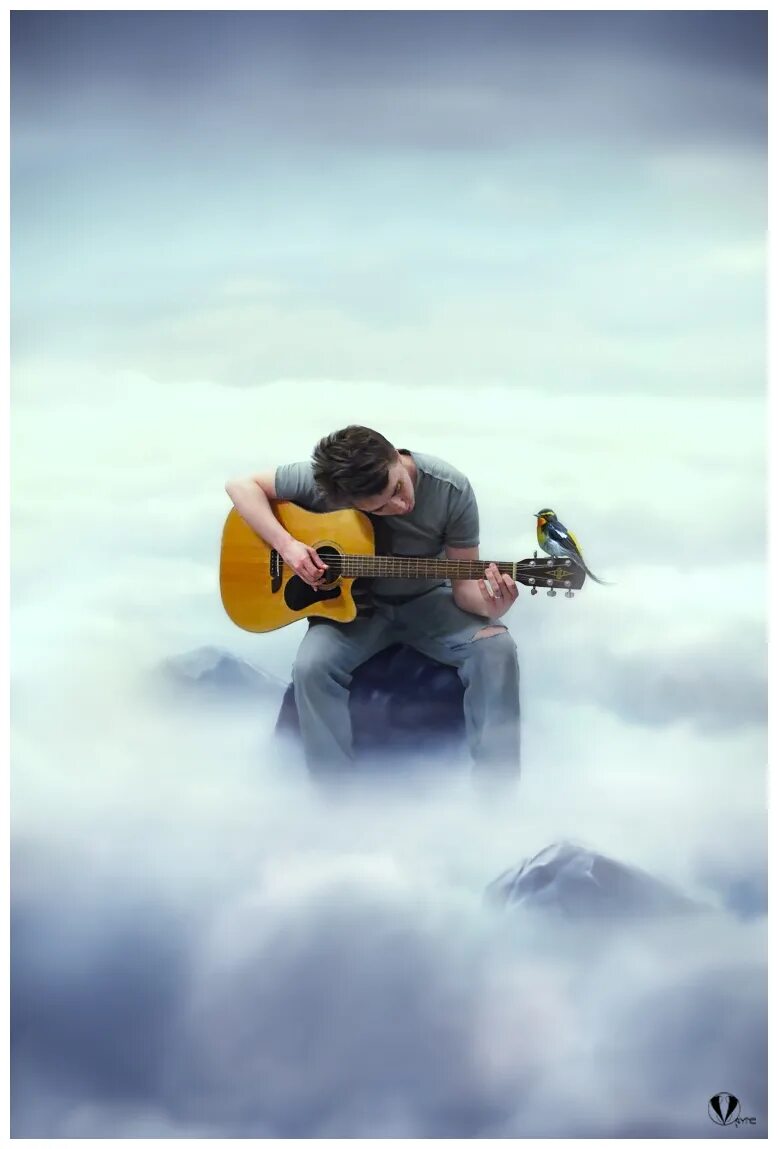 Смотрю на небо на гитаре. Гитарист у моря. Смотрю на небо на гитаре. Она видела небо аниме. Стрелки ноты.